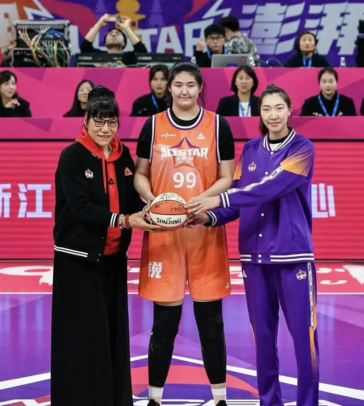 女篮世青赛名单出炉!小王思雨领衔2米26张子宇缺席!